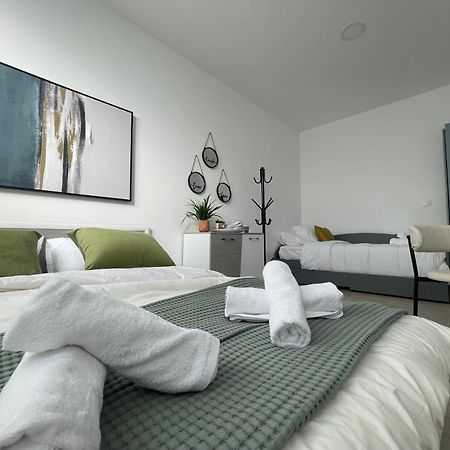 Aiolos Chania Center Luxury Apartment Near The Garden Bagian luar foto